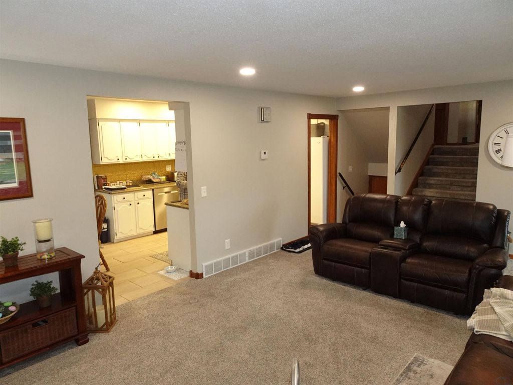 Photo of 601 SW Iowa Street, Orange City, IA 51041 (MLS # 832413)
