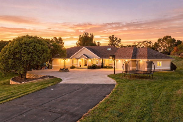4701 DEROCHER PATH, SIOUX CITY, IA 51106 - Image a69a143e01f4e14bf432f2004f4cdffc/1538112072