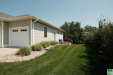 Tiny photo for 103 Andrews Court, Alton, IA 51003 (MLS # 829178)