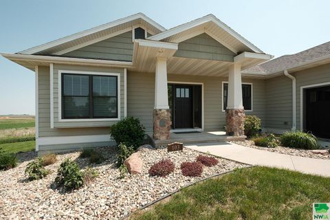 Tiny photo for 103 Andrews Court, Alton, IA 51003 (MLS # 829178)