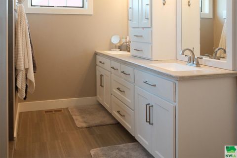 Tiny photo for 103 Andrews Court, Alton, IA 51003 (MLS # 829178)