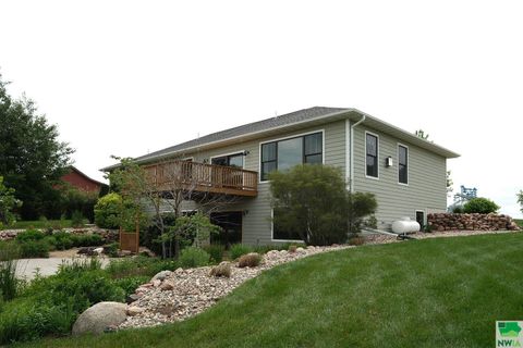 Tiny photo for 103 Andrews Court, Alton, IA 51003 (MLS # 829178)