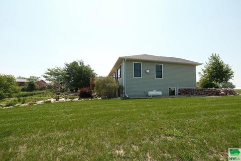Tiny photo for 103 Andrews Court, Alton, IA 51003 (MLS # 829178)