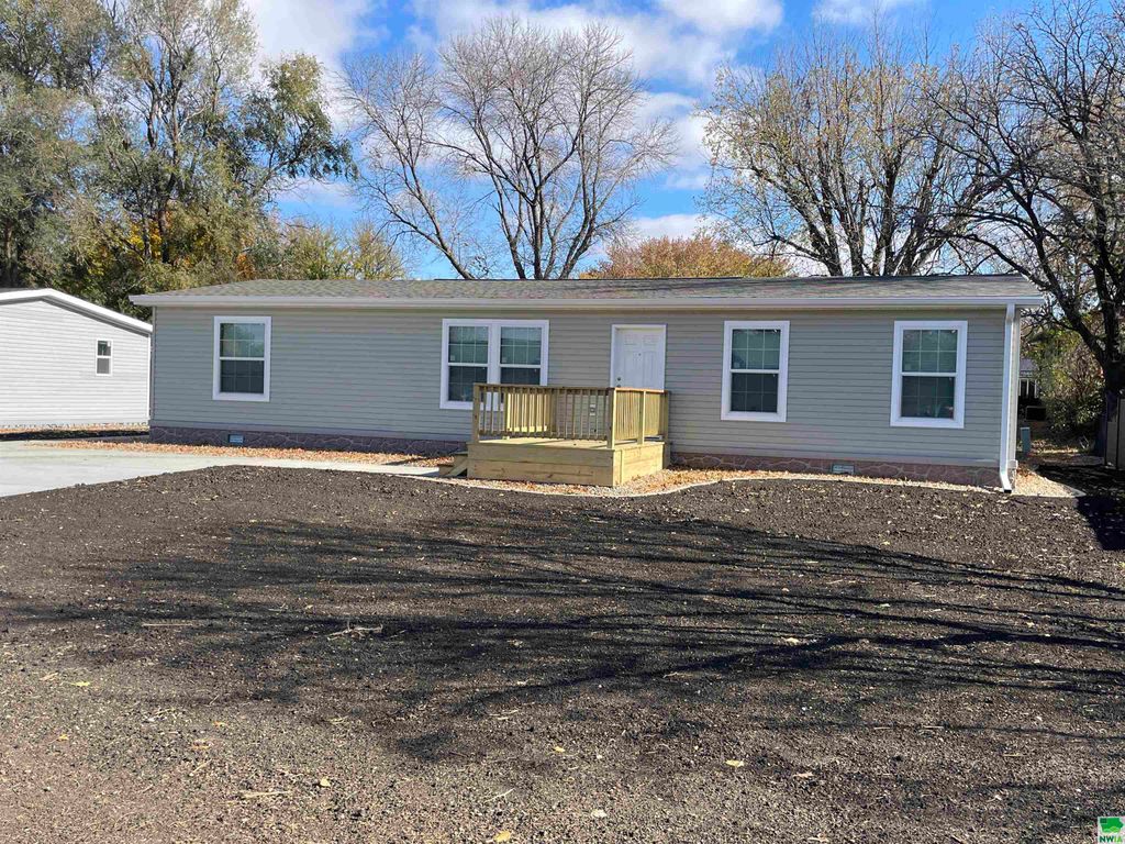 Photo of 1814 Ave K, Hawarden, IA 51027 (MLS # 826763)
