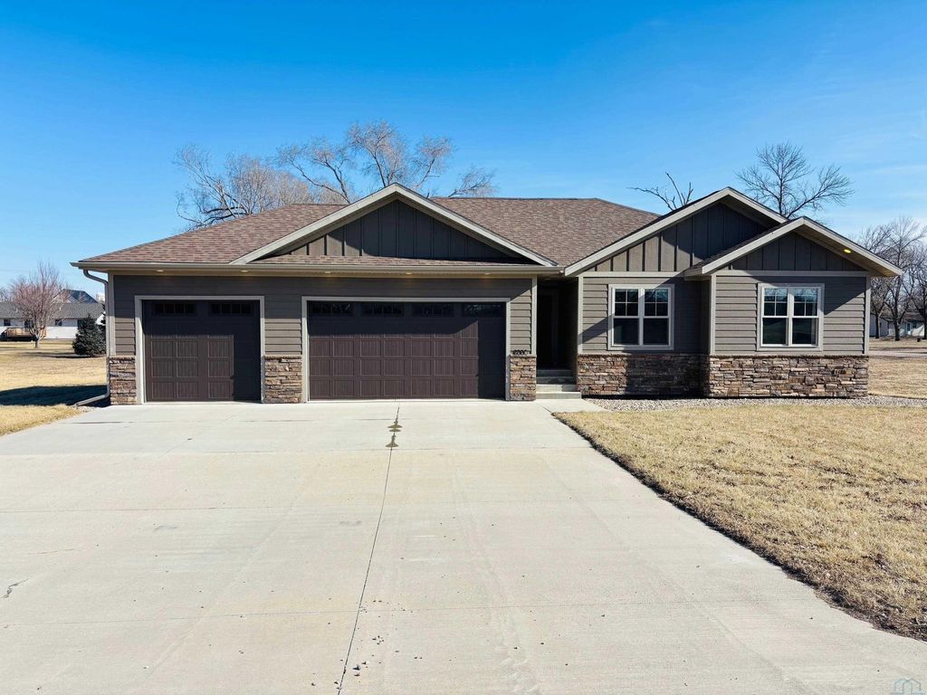 Photo of 2500 Avenue B, Hawarden, IA 51023 (MLS # 831666)