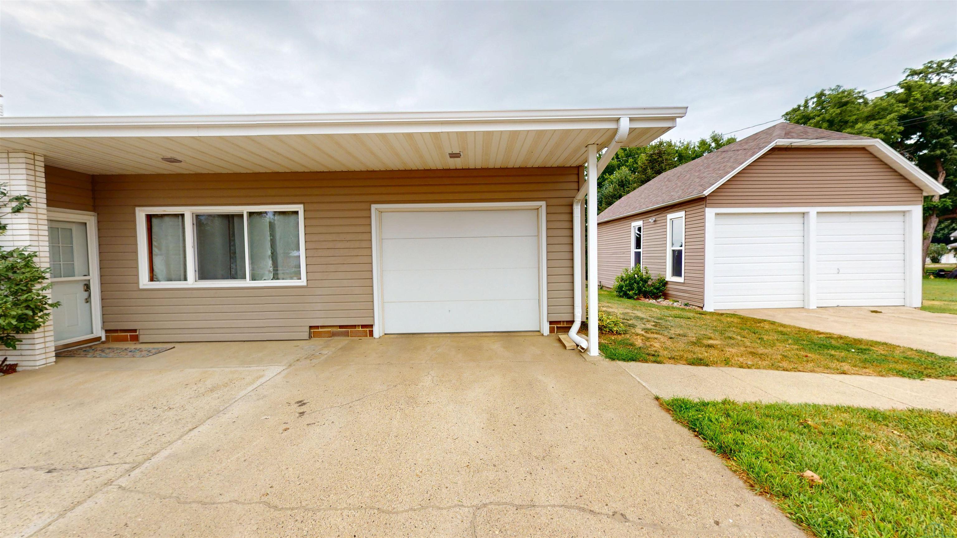 416 W 2nd St. - Photo 3