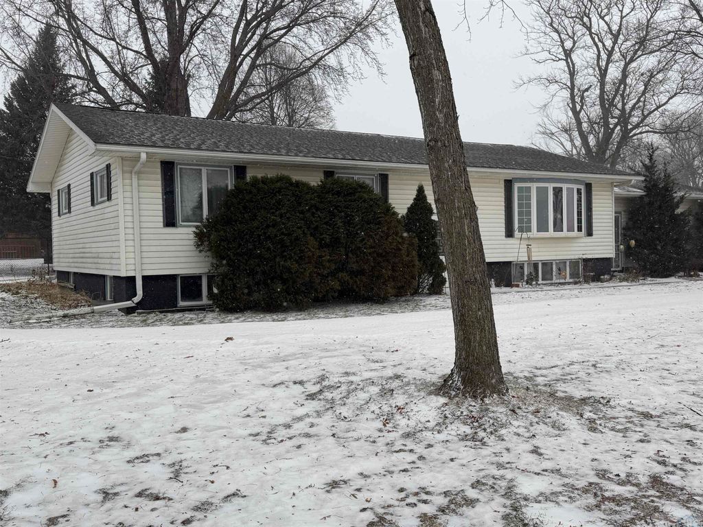 Photo of 505 S Sherman St, Boyden, IA 51234 (MLS # 831283)