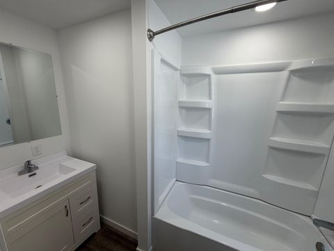 Tiny photo for 809 6th Street, Sheldon, IA 51201 (MLS # 832082)