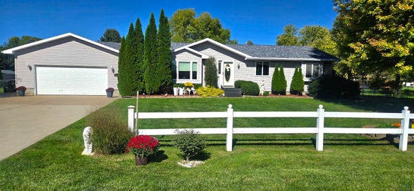 561 SUNRISE DR, SOUTH SIOUX CITY, NE 68776 - Image aeb7fe81975a52cb542e9617f662ebcd/2564262367