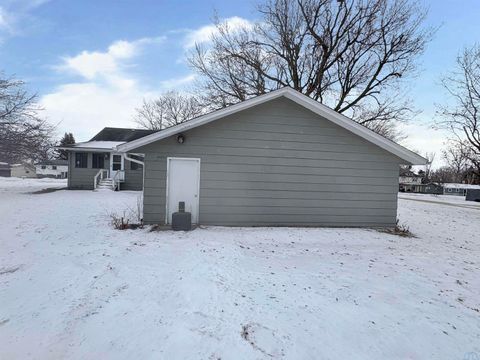 Tiny photo for 1301 14th St, Sheldon, IA 51201 (MLS # 831282)