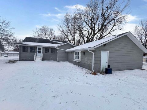 Tiny photo for 1301 14th St, Sheldon, IA 51201 (MLS # 831282)