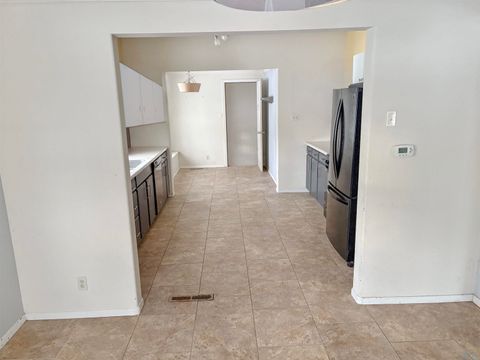 Tiny photo for 1301 14th St, Sheldon, IA 51201 (MLS # 831282)