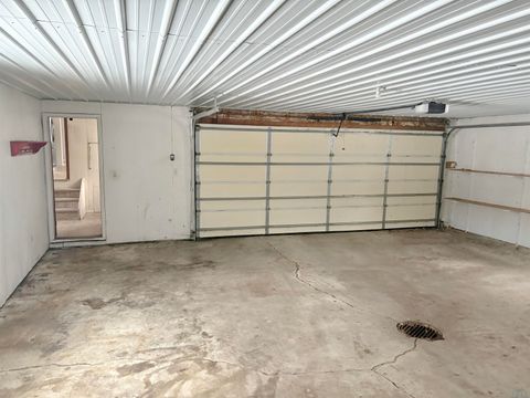 Tiny photo for 1301 14th St, Sheldon, IA 51201 (MLS # 831282)