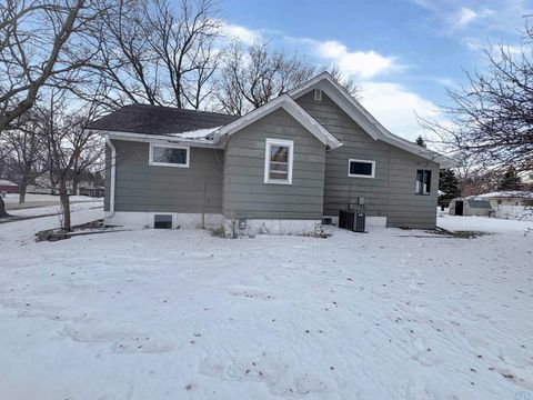 Tiny photo for 1301 14th St, Sheldon, IA 51201 (MLS # 831282)