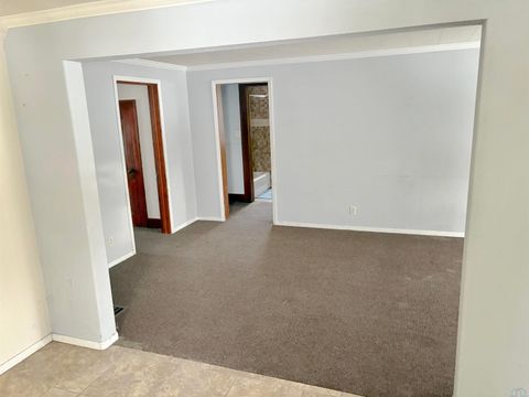 Tiny photo for 1301 14th St, Sheldon, IA 51201 (MLS # 831282)