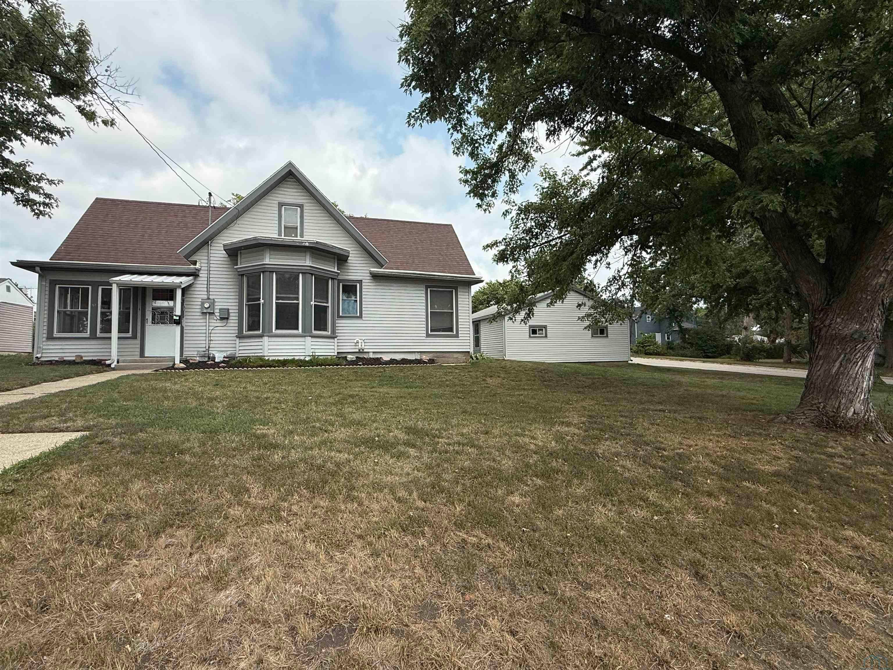 428 SUMMIT ST - Photo 3