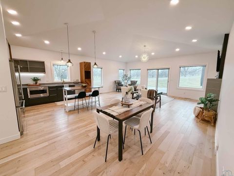 Tiny photo for 1002 Abby Rd, Alton, IA 51003 (MLS # 831080)