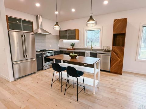 Tiny photo for 1002 Abby Rd, Alton, IA 51003 (MLS # 831080)