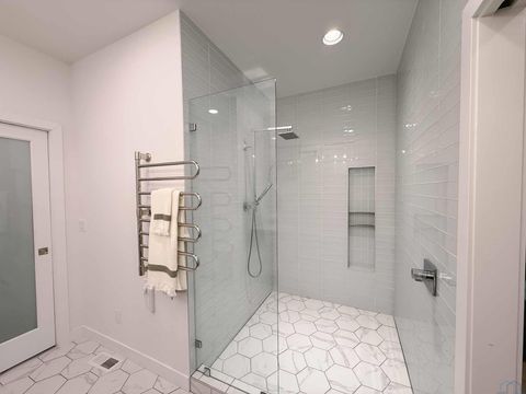 Tiny photo for 1002 Abby Rd, Alton, IA 51003 (MLS # 831080)