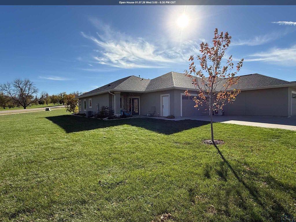 Photo of 1002 Abby Rd, Alton, IA 51003 (MLS # 831080)