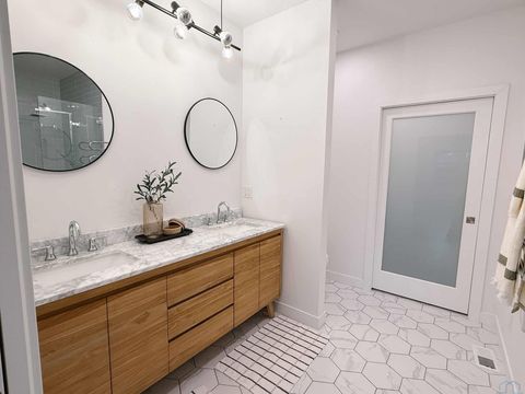 Tiny photo for 1002 Abby Rd, Alton, IA 51003 (MLS # 831080)