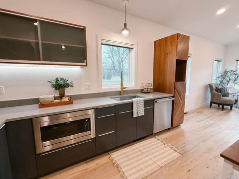 Tiny photo for 1002 Abby Rd, Alton, IA 51003 (MLS # 831080)