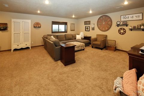 Tiny photo for 1682 5th Ave SE Ave, Sioux Center, IA 51250 (MLS # 831813)