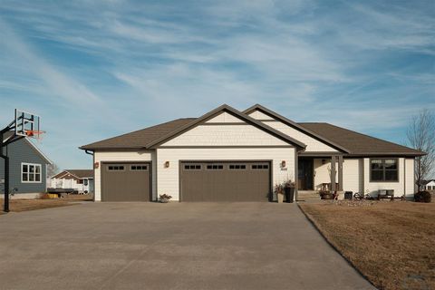 Photo of 1682 5th Ave SE Ave, Sioux Center, IA 51250 (MLS # 831813)