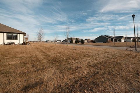 Tiny photo for 1682 5th Ave SE Ave, Sioux Center, IA 51250 (MLS # 831813)