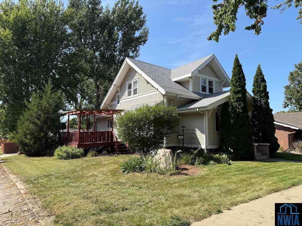 Photo of 216 Arizona Ave NW Ave, Orange City, IA 51041 (MLS # 830452)