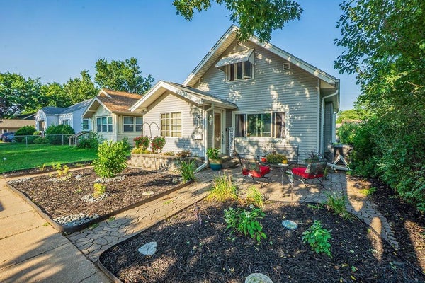 2621 S CEDAR ST, SIOUX CITY, IA 51106 - Image b7d1e8a8daf97fc4efb69782fd898586/251590318