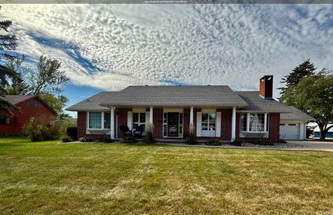 Photo of 504 Iowa Ave SW Ave, Orange City, IA 51041 (MLS # 830478)