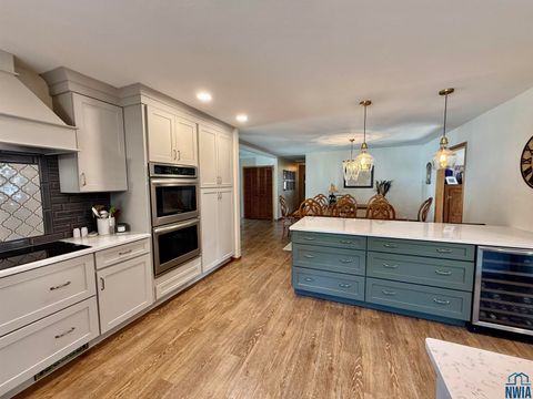 Tiny photo for 504 Iowa Ave SW Ave, Orange City, IA 51041 (MLS # 830478)