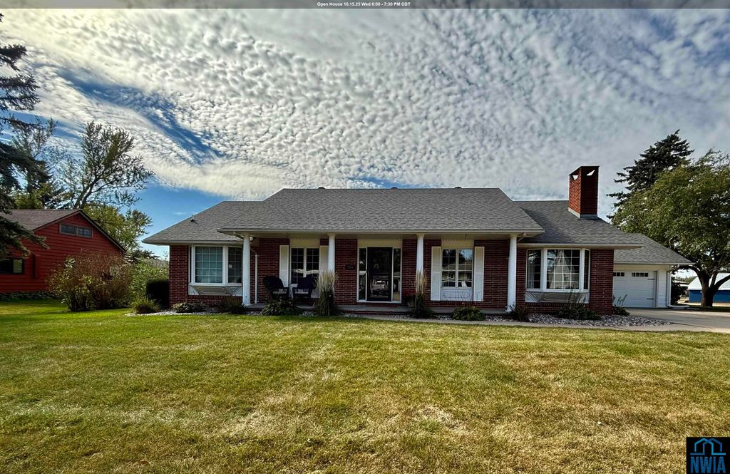 Photo of 504 Iowa Ave SW Ave, Orange City, IA 51041 (MLS # 830478)