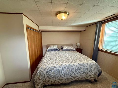 Tiny photo for 504 Iowa Ave SW Ave, Orange City, IA 51041 (MLS # 830478)