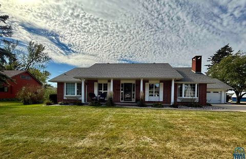 Photo of 504 Iowa Ave SW Ave, Orange City, IA 51041 (MLS # 830478)
