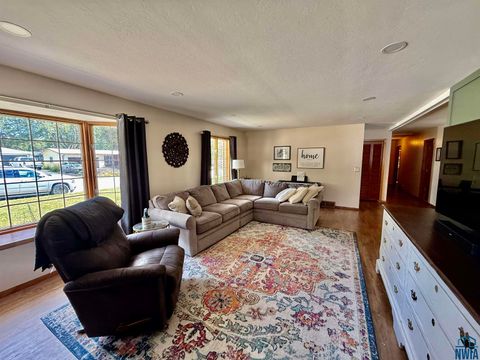 Tiny photo for 504 Iowa Ave SW Ave, Orange City, IA 51041 (MLS # 830478)