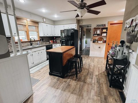 Tiny photo for 401 Iowa Ave SW Ave, Orange City, IA 51041 (MLS # 832217)