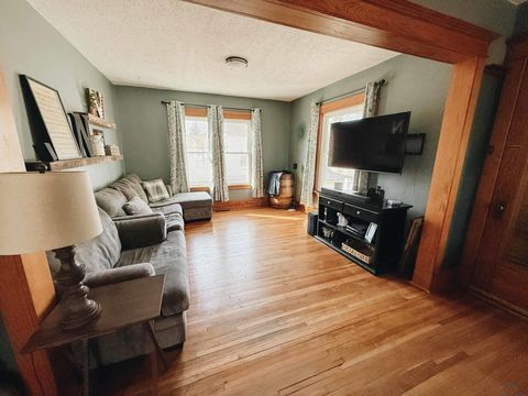 Tiny photo for 401 Iowa Ave SW Ave, Orange City, IA 51041 (MLS # 832217)