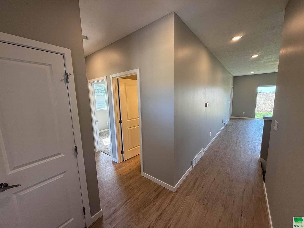 Photo of 1616 14th St SE, Orange City, IA 51041 (MLS # 826855)