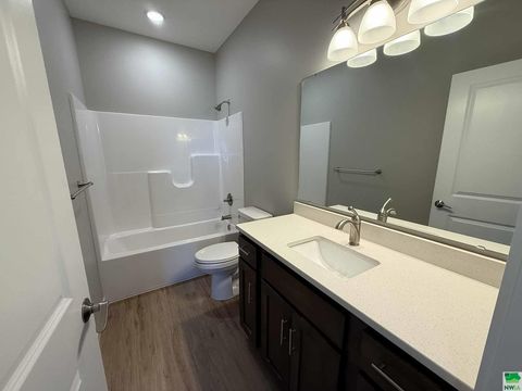 Tiny photo for 1616 14th St SE St, Orange City, IA 51041 (MLS # 826855)