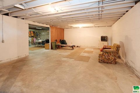 Tiny photo for 528 5th Ave SE Ave, Sioux Center, IA 51250 (MLS # 829953)