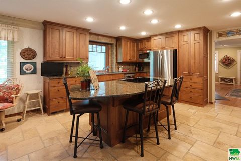 Tiny photo for 528 5th Ave SE Ave, Sioux Center, IA 51250 (MLS # 829953)