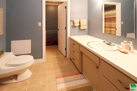 Tiny photo for 528 5th Ave SE Ave, Sioux Center, IA 51250 (MLS # 829953)