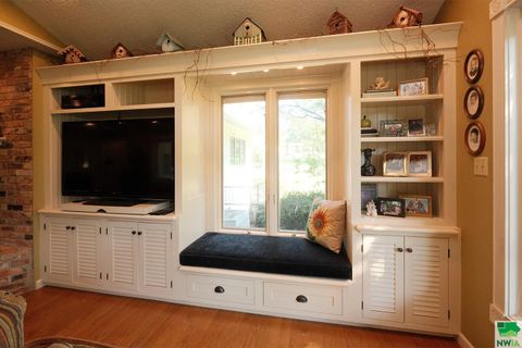 Tiny photo for 528 5th Ave SE Ave, Sioux Center, IA 51250 (MLS # 829953)