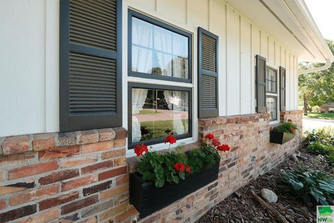 Tiny photo for 528 5th Ave SE Ave, Sioux Center, IA 51250 (MLS # 829953)