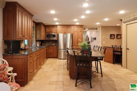 Tiny photo for 528 5th Ave SE Ave, Sioux Center, IA 51250 (MLS # 829953)