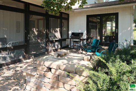 Tiny photo for 528 5th Ave SE Ave, Sioux Center, IA 51250 (MLS # 829953)