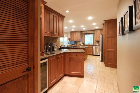 Tiny photo for 528 5th Ave SE Ave, Sioux Center, IA 51250 (MLS # 829953)