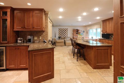 Tiny photo for 528 5th Ave SE Ave, Sioux Center, IA 51250 (MLS # 829953)